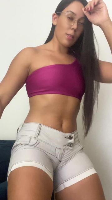 @larissaqueiroz