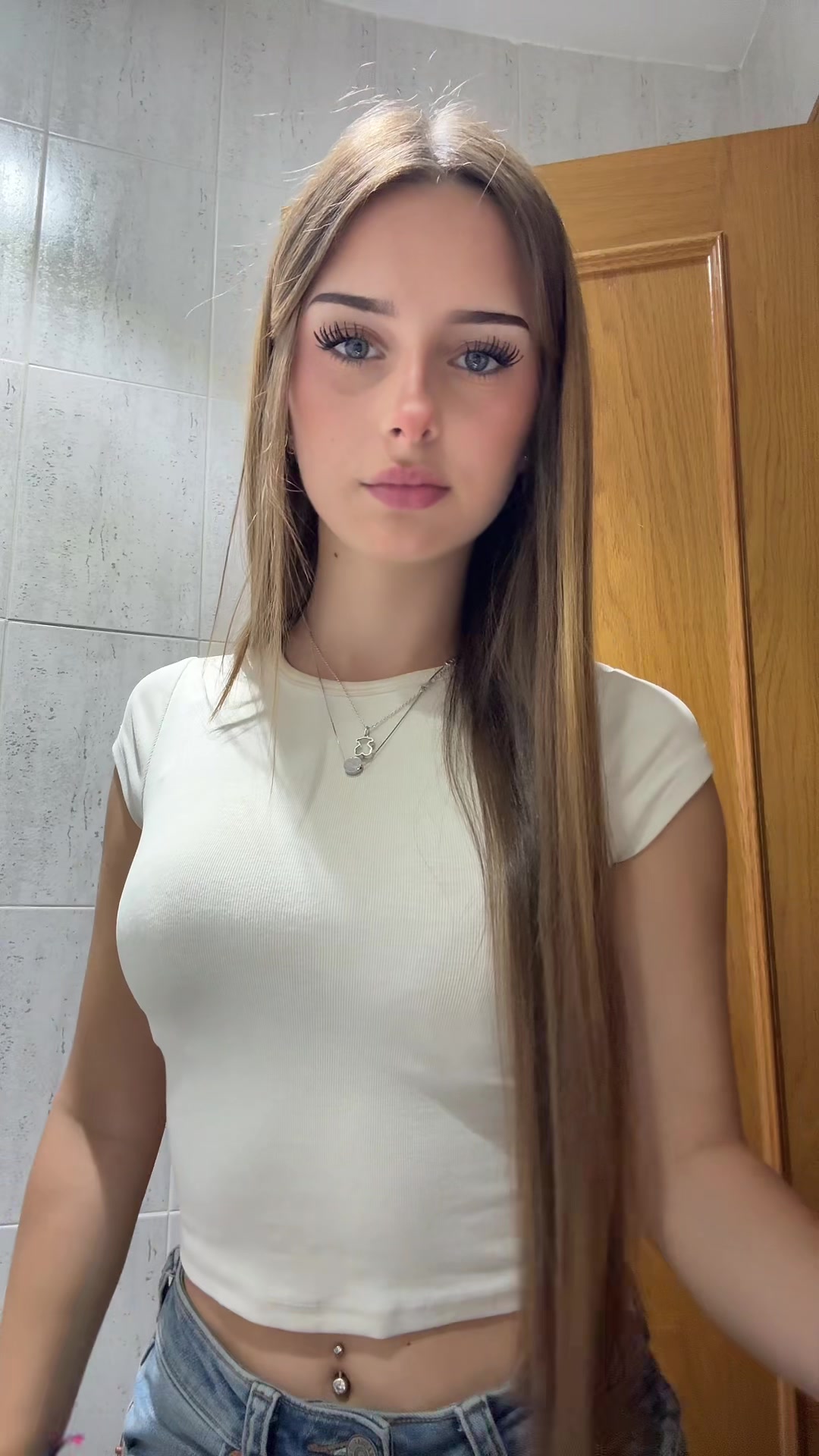 @𝓪𝓷𝓰𝓮𝓵𝓪