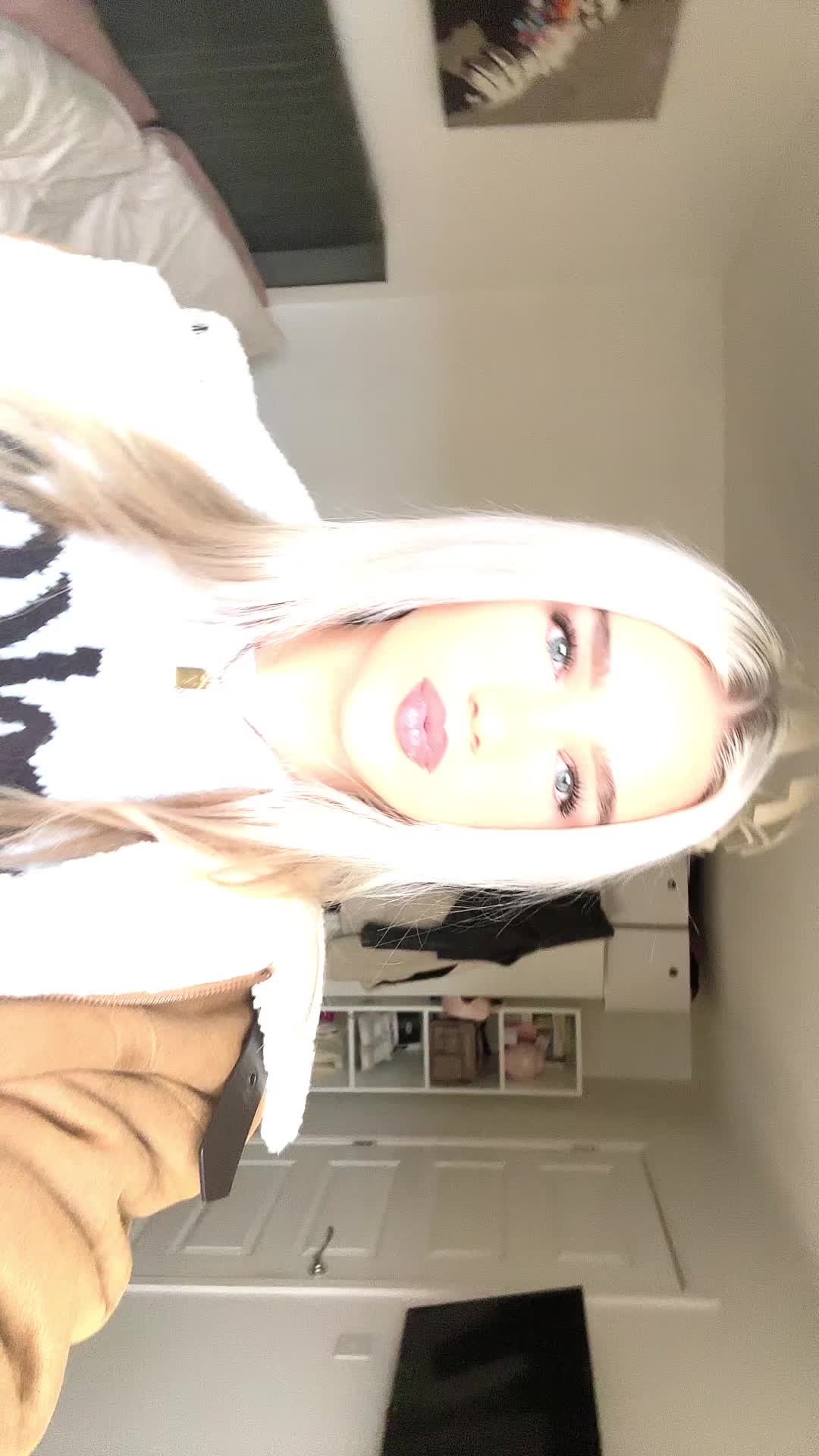 @Mia