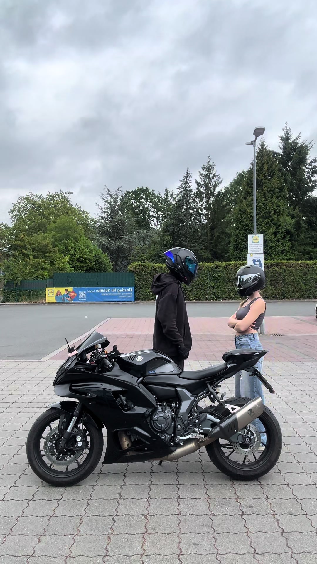 @Bikergirl