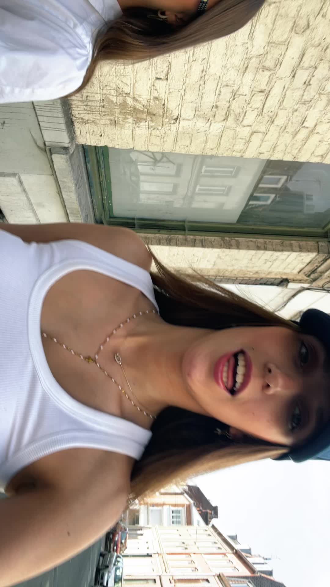 @melinacsnn