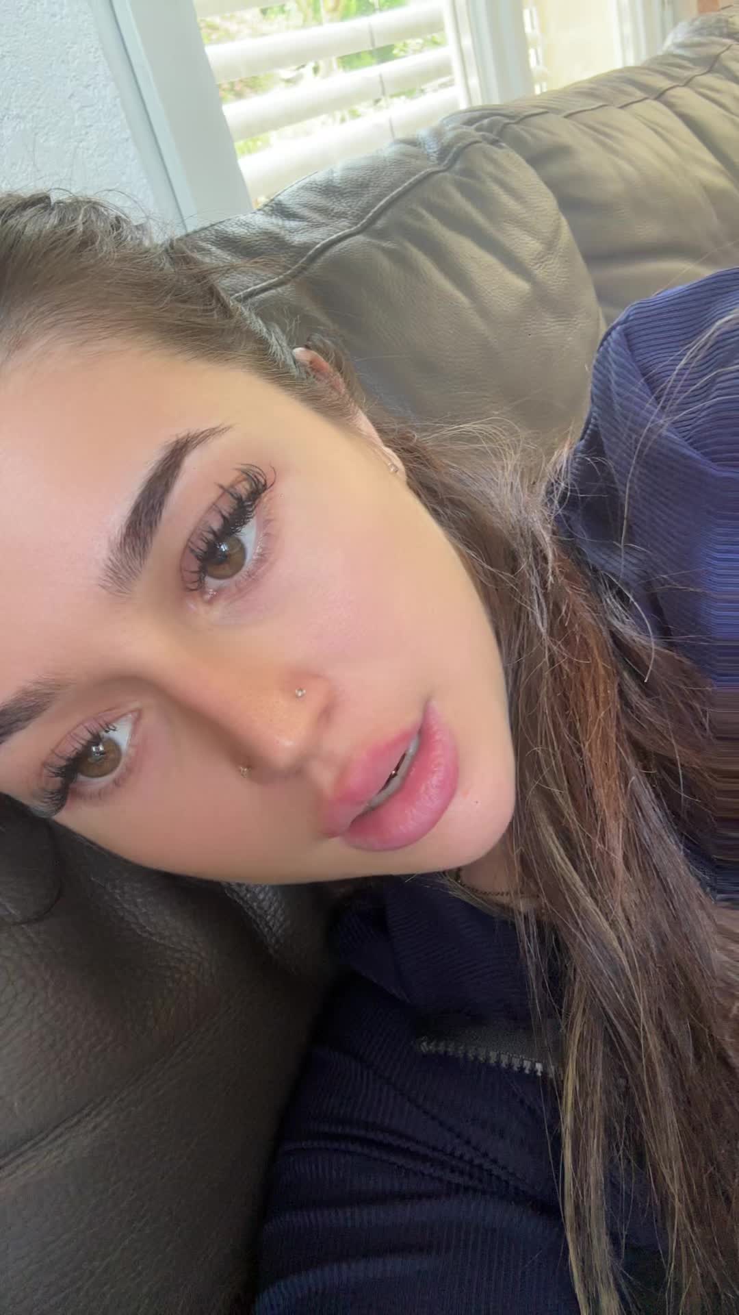 @LUVLAURI 🦋