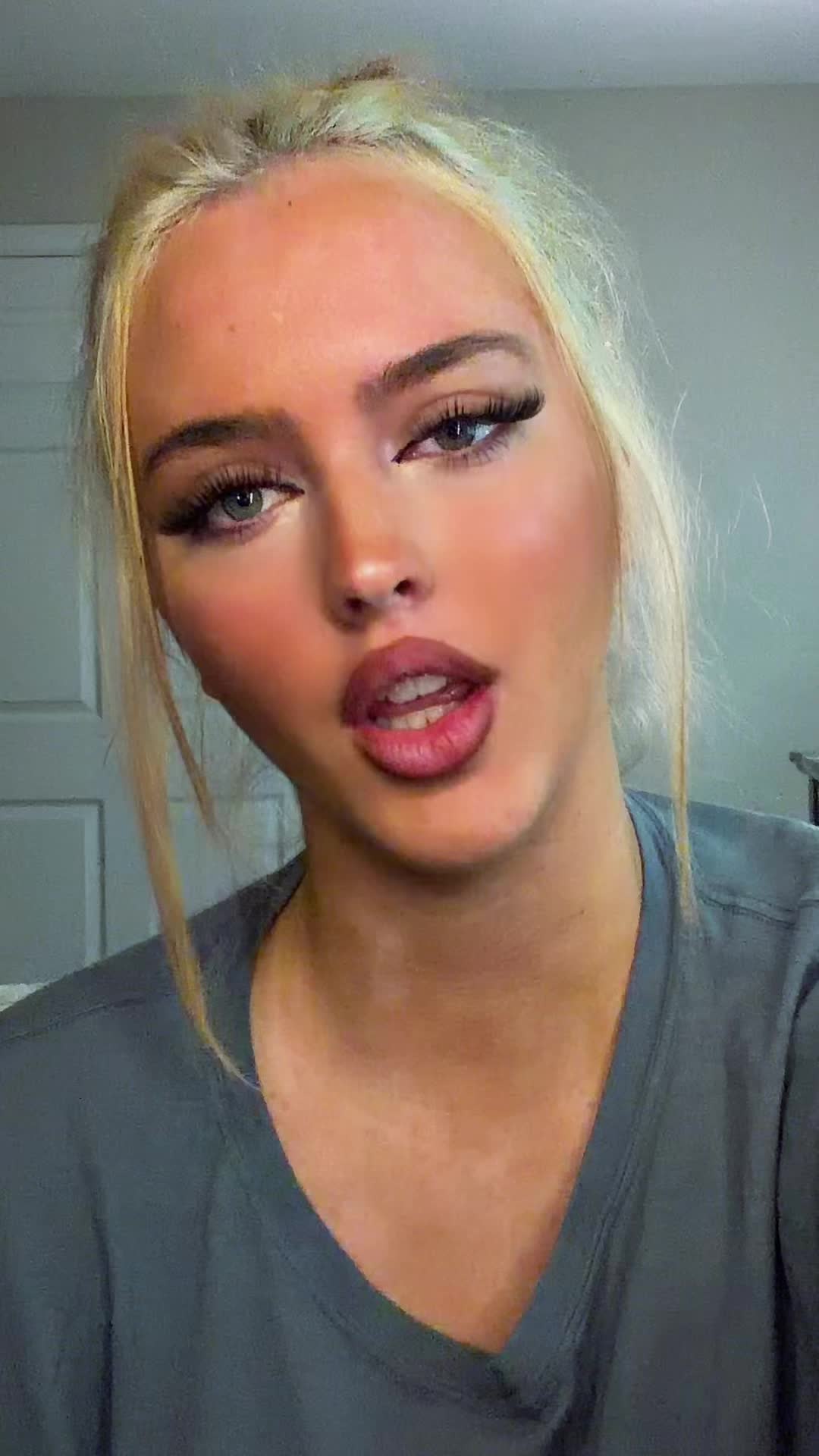 @Avylagz