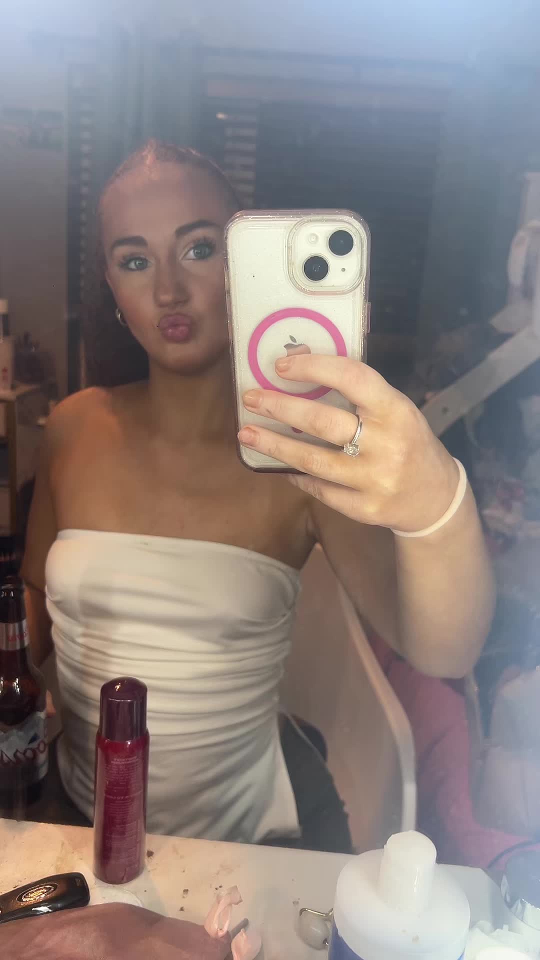 @&Aacute;ine