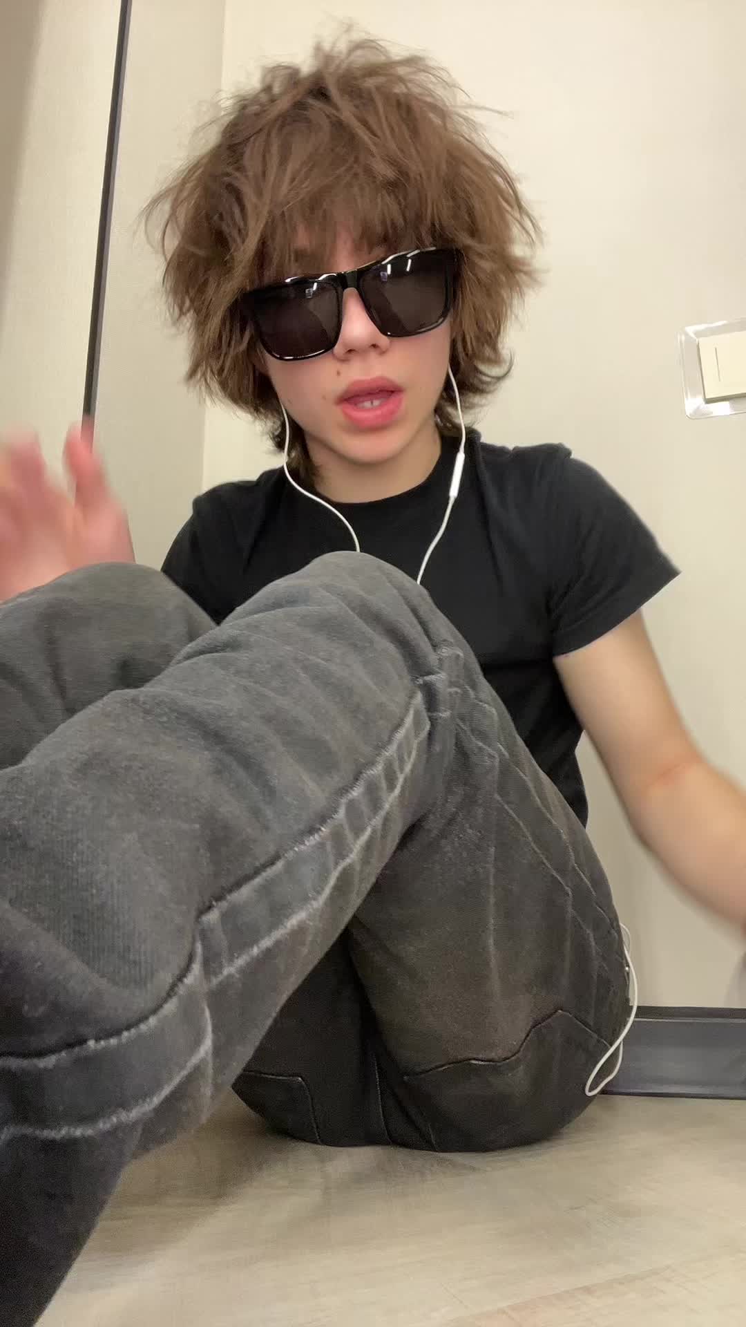 @nocurlyyy
