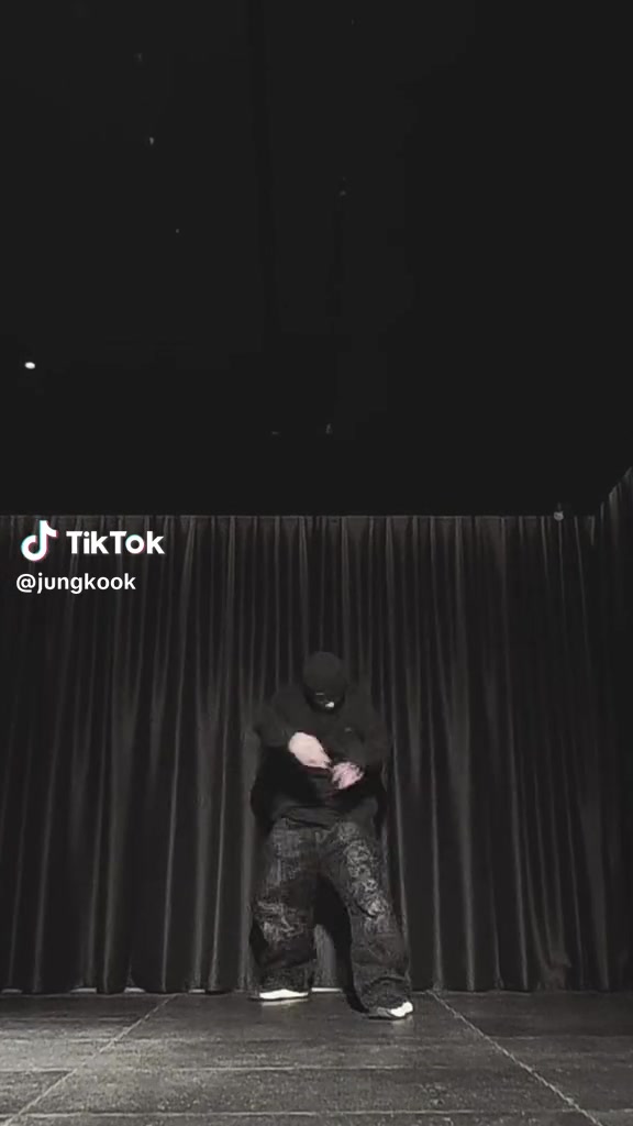@꧁⟭⟬ 𝘼𝙇𝗘ᴤᴤĪ𝗔 ⟬⟭꧂