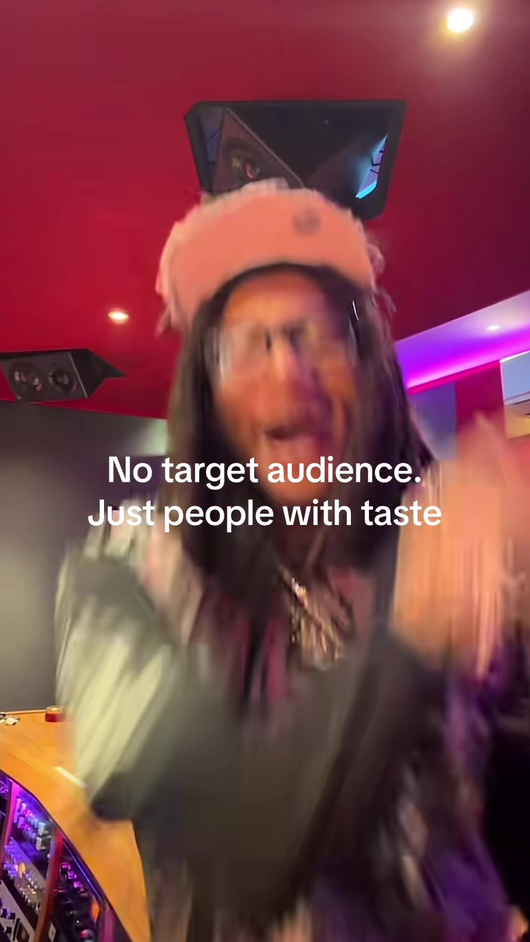@STUDIO Ü