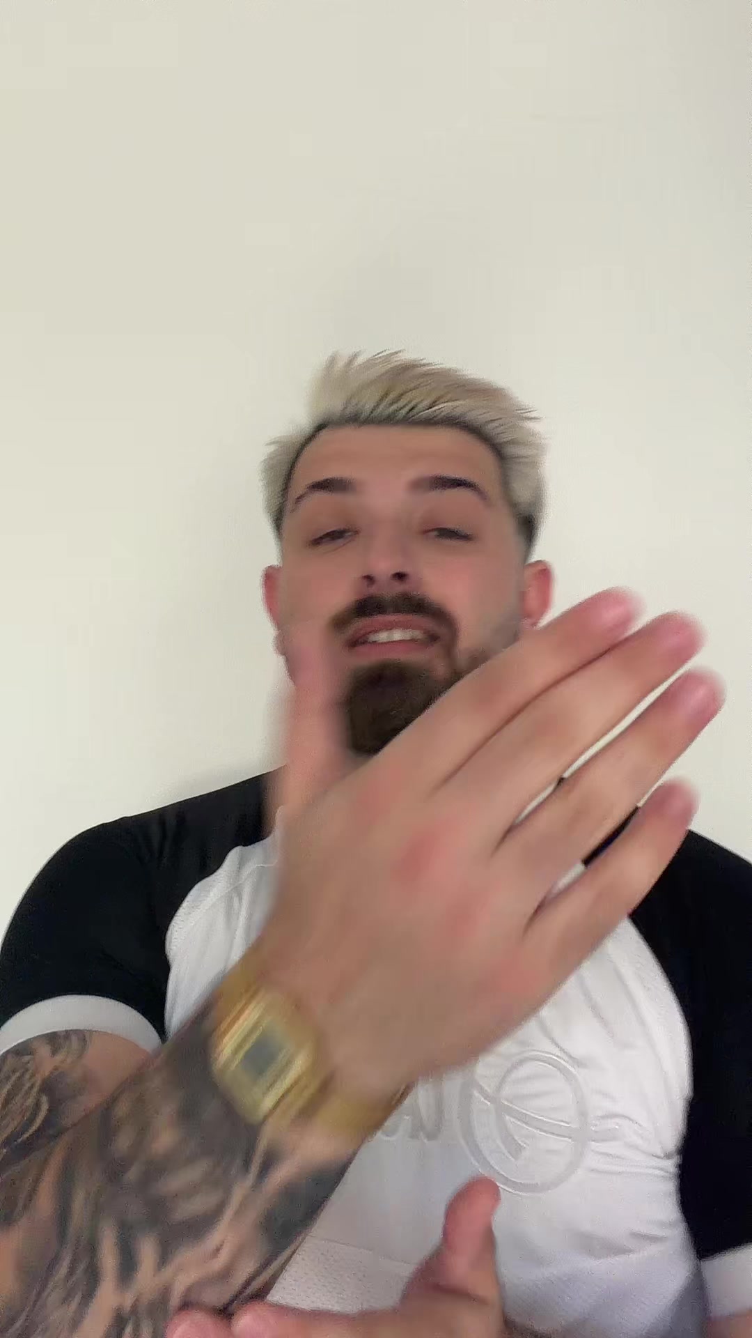 @✌️𝔸𝕟𝕕𝕣𝕚𝕤✌️
