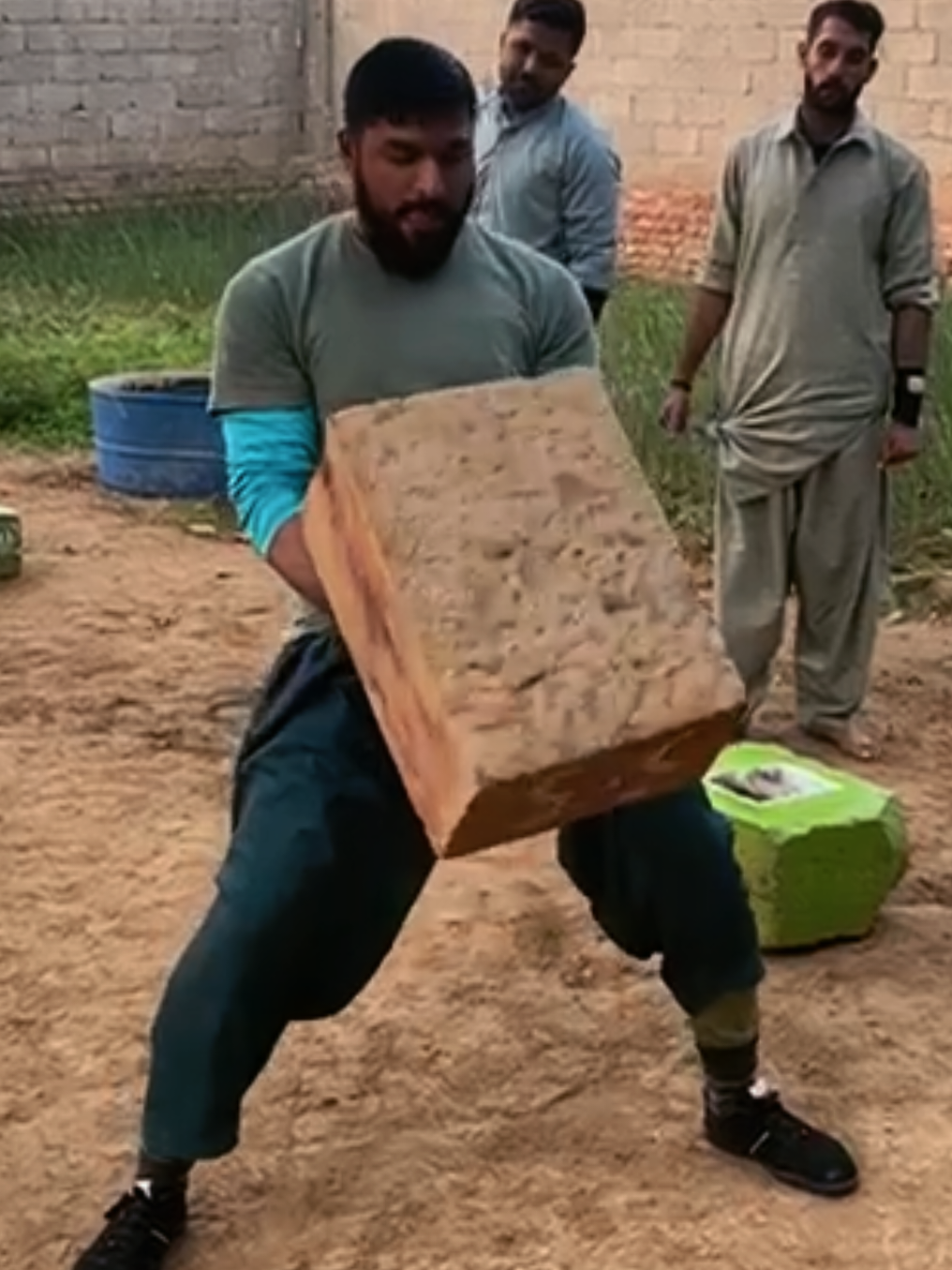 @پہلوان راجہ ذیشان(دینہ)
