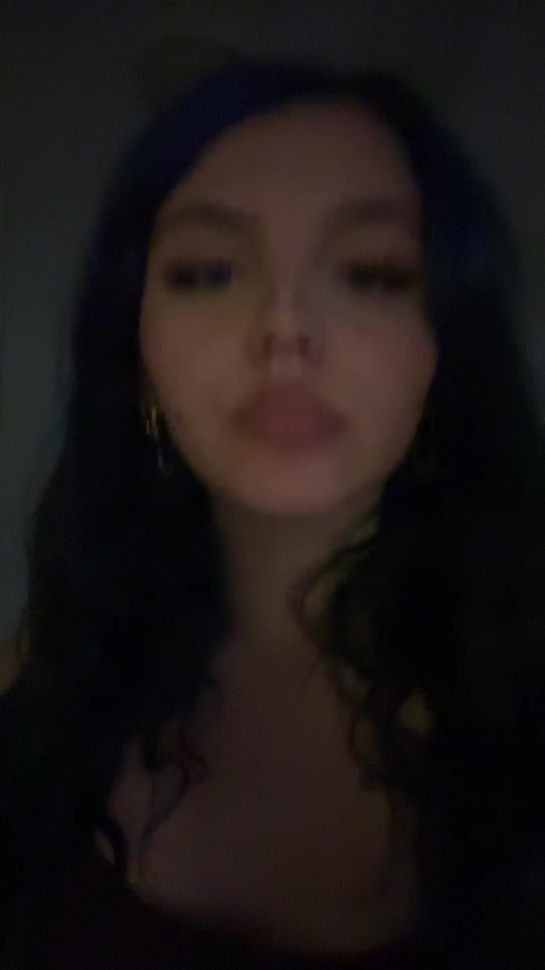 @:З