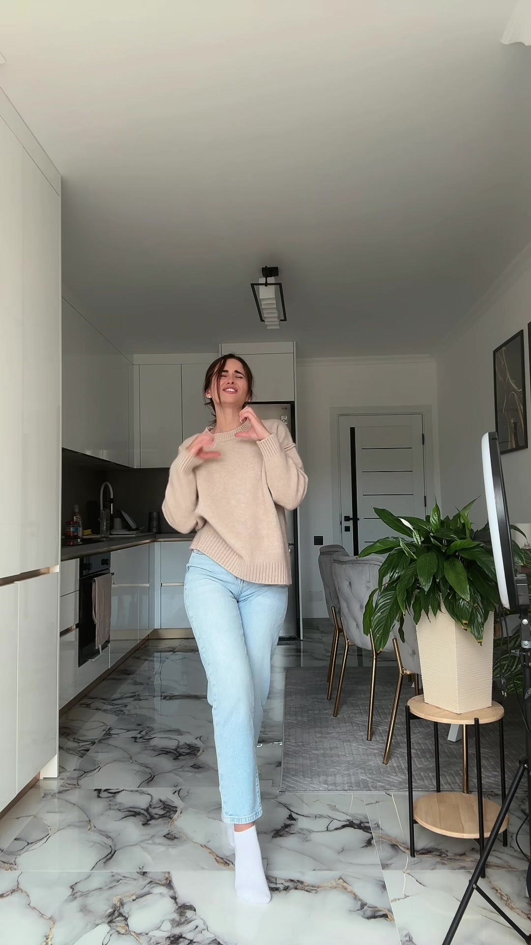 @Ella