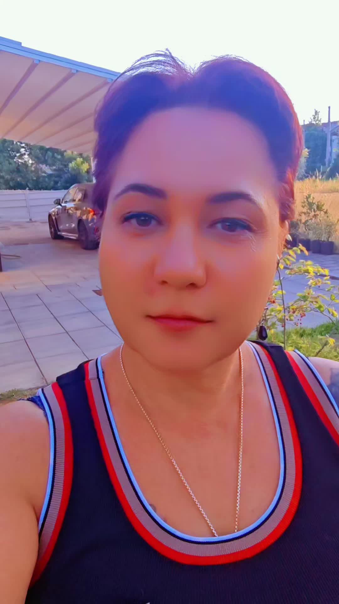 @Valentina
