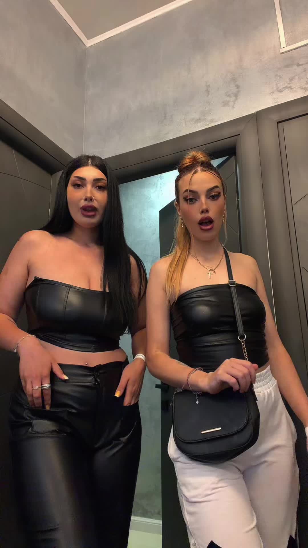 @Larisa AL