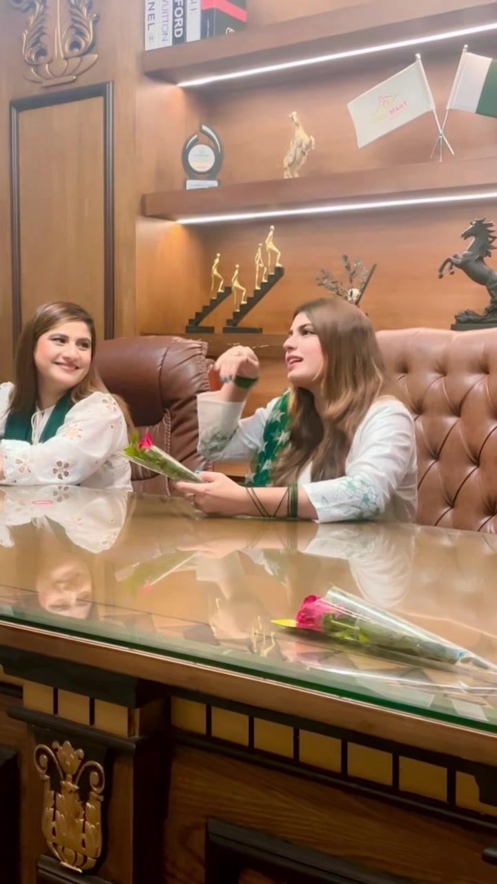@شیرنی🦁
