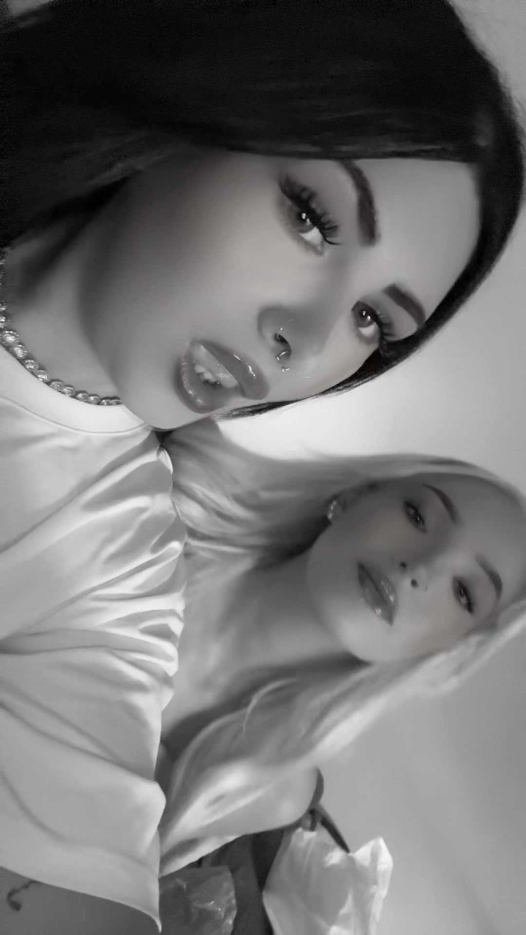 @Laura🩶✨