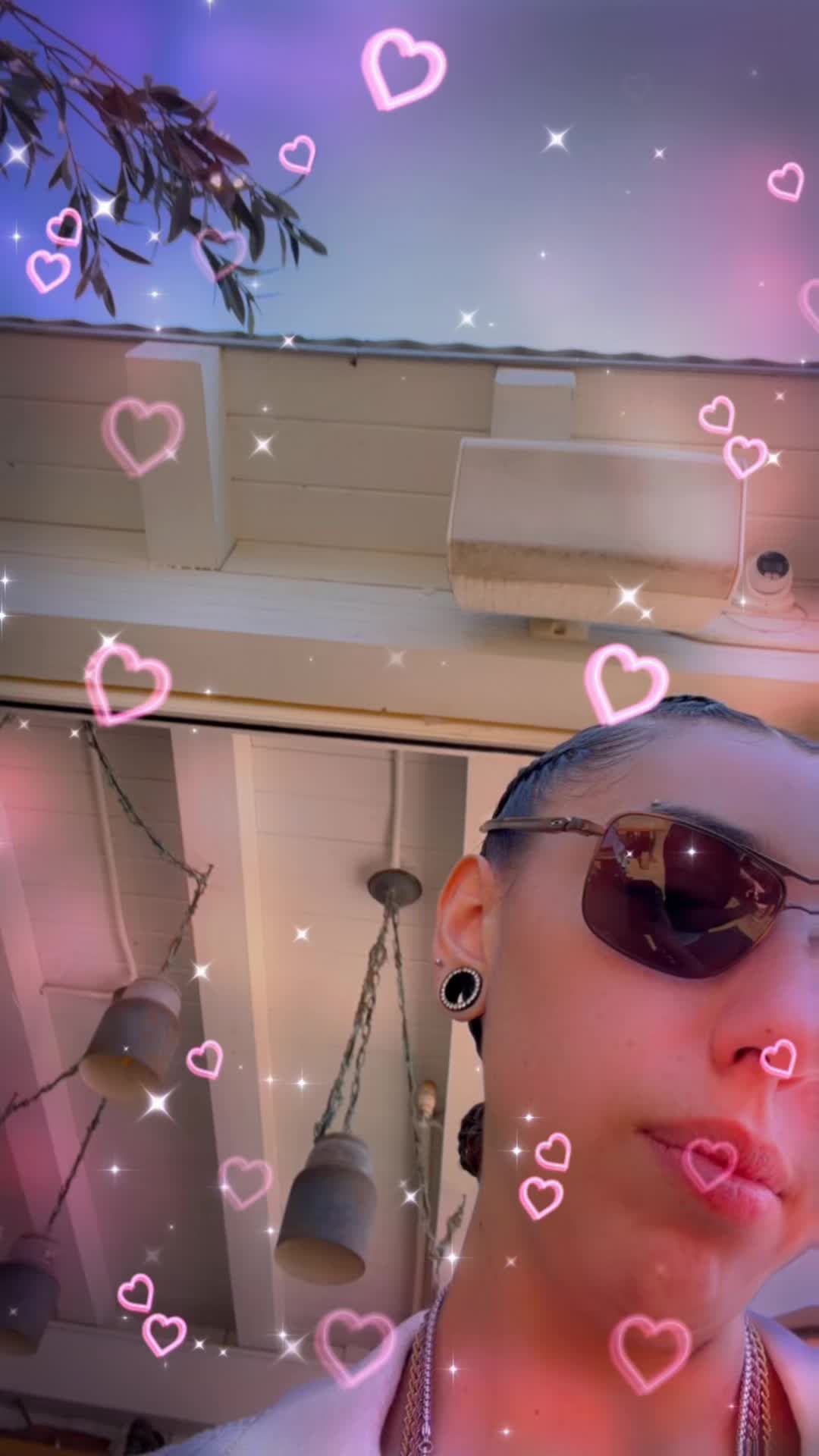 @April ๐๐๐น