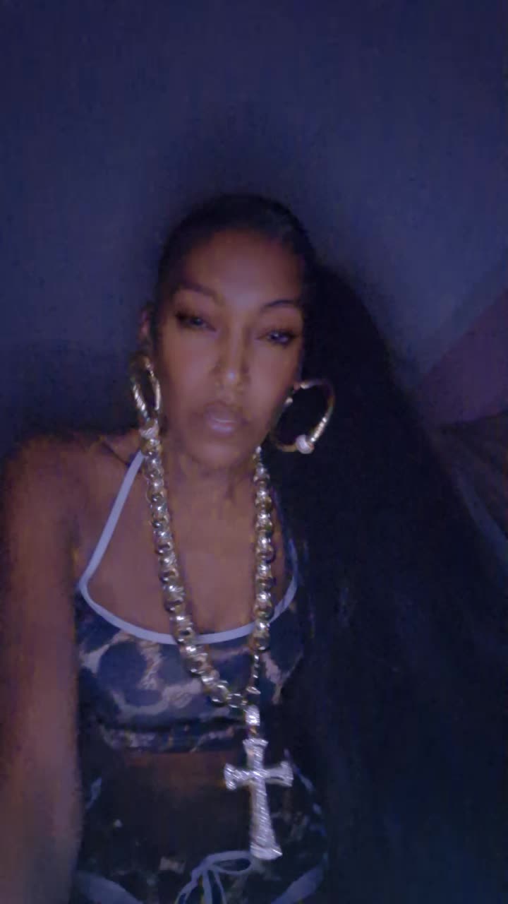 @CooleyQueen👑🇬🇧🇯🇲