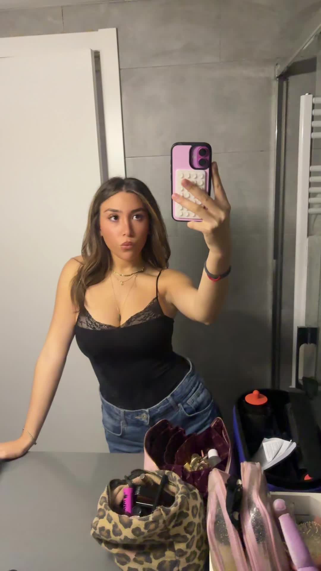 @Ella