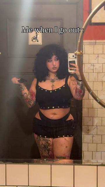 @Demon Girl 🖤