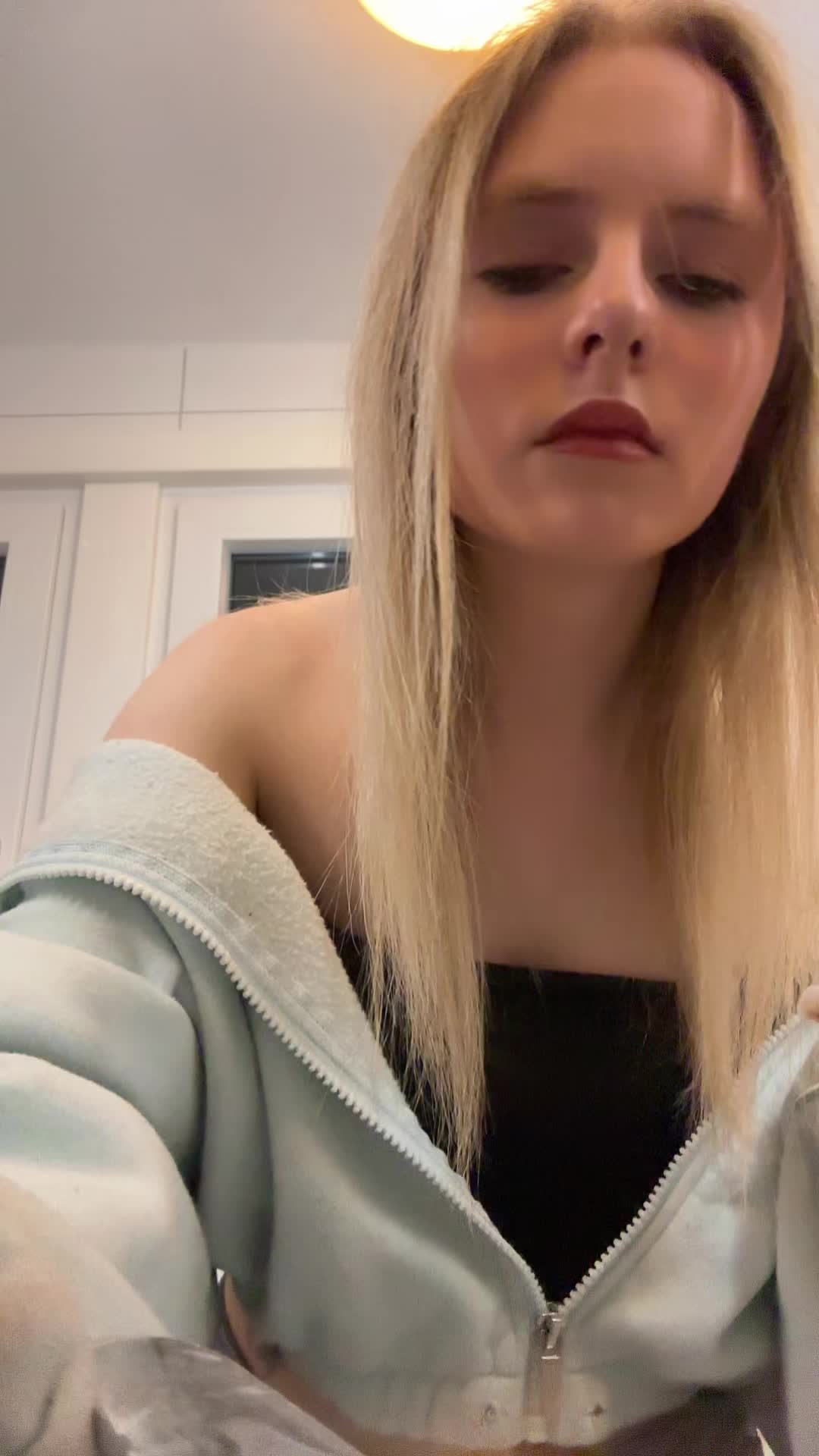 @Bella🩷