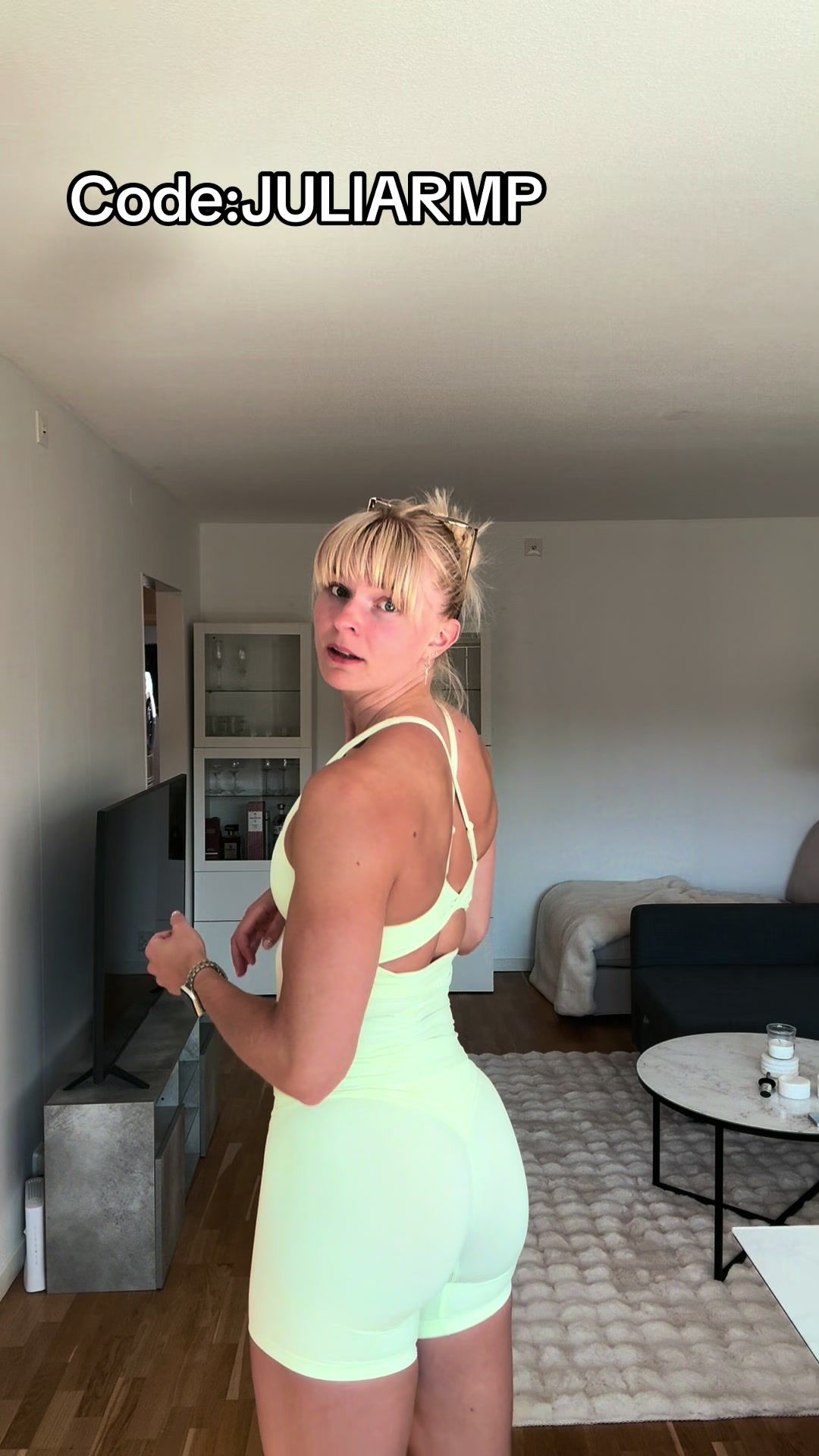@Julia Rohn&eacute;r