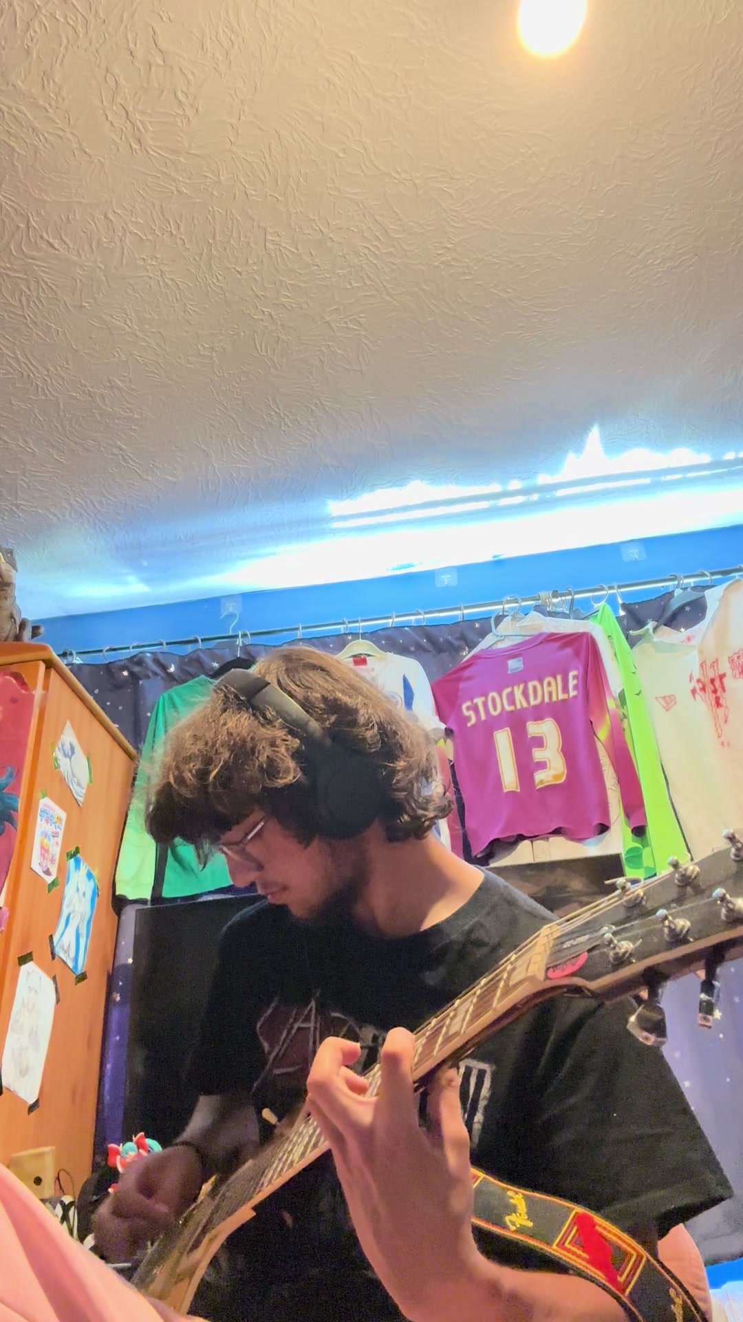 @Dom🎸🎧⚽️