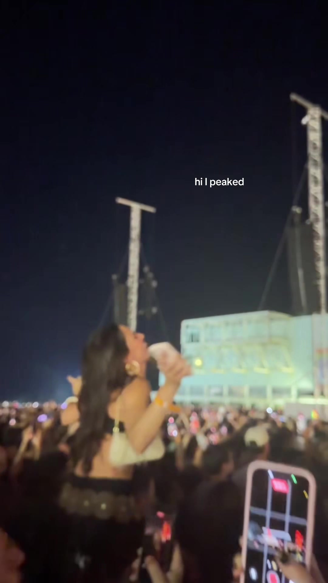 @Juliagjelaj