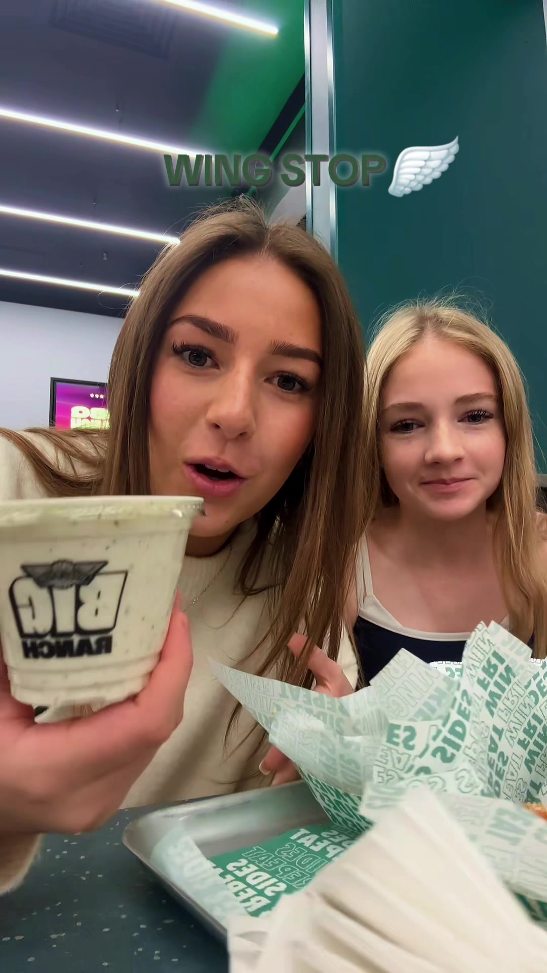 @Sacha🪭🪩