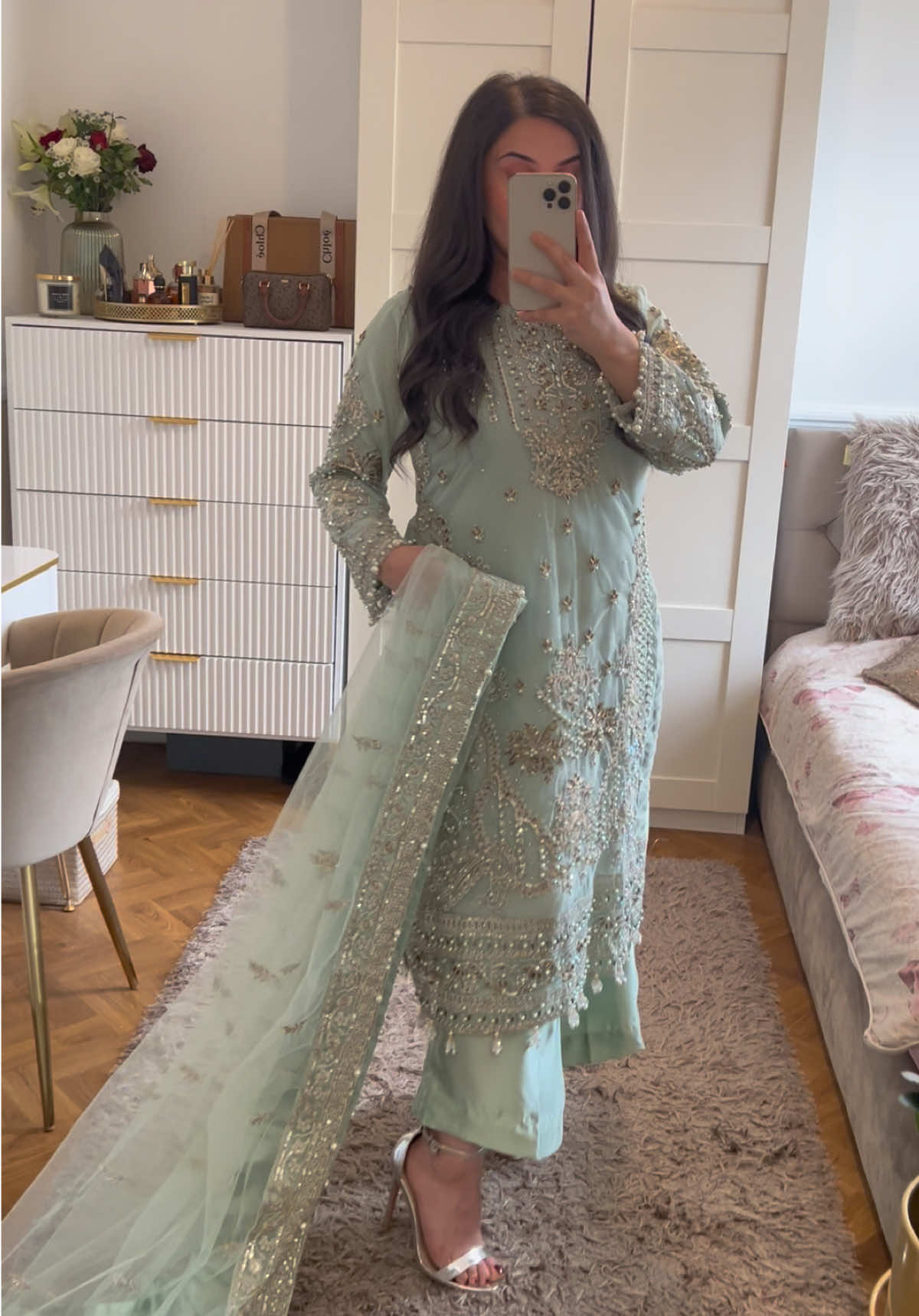 @Aina__couture