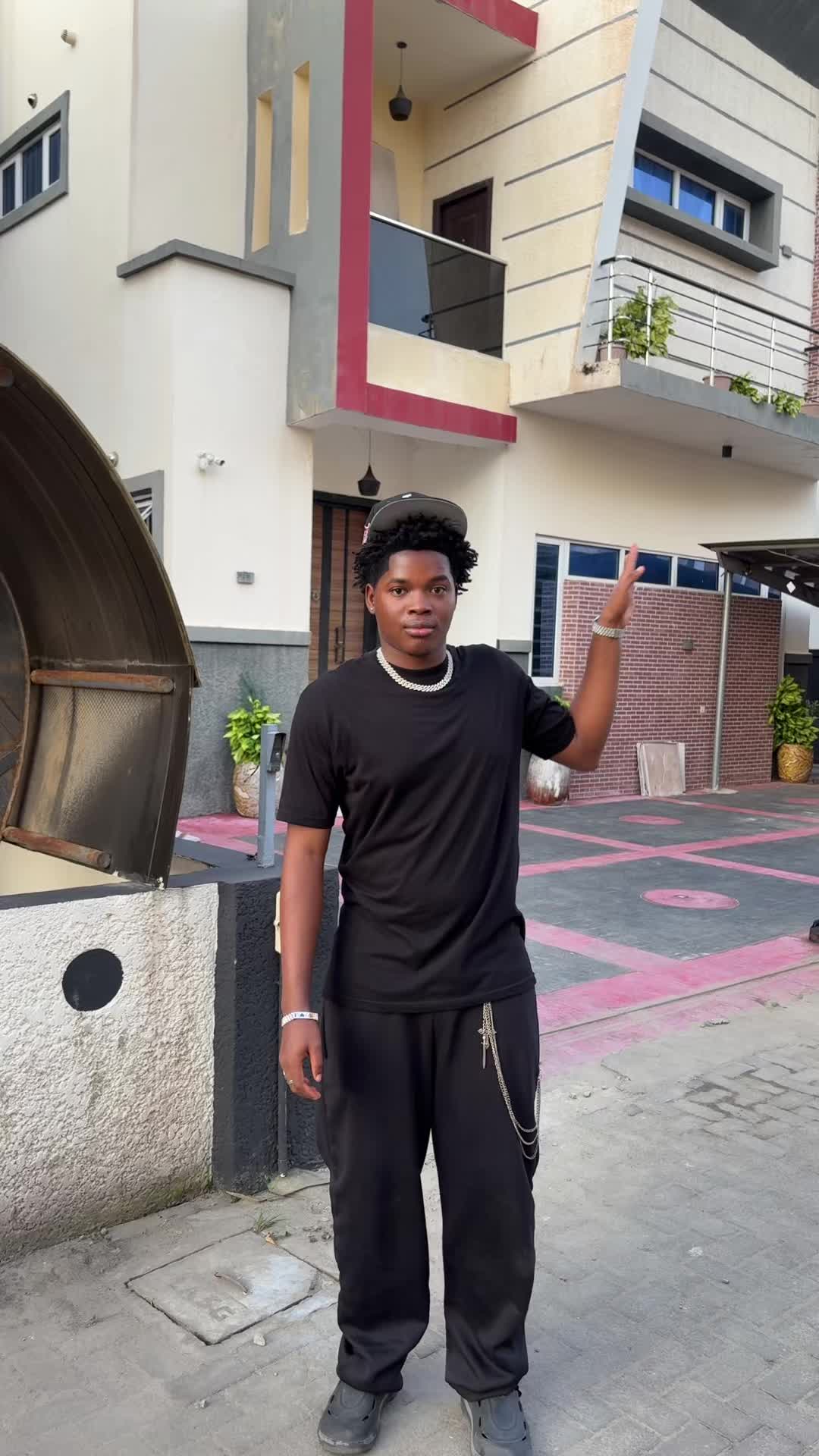 @Ejay 🧨