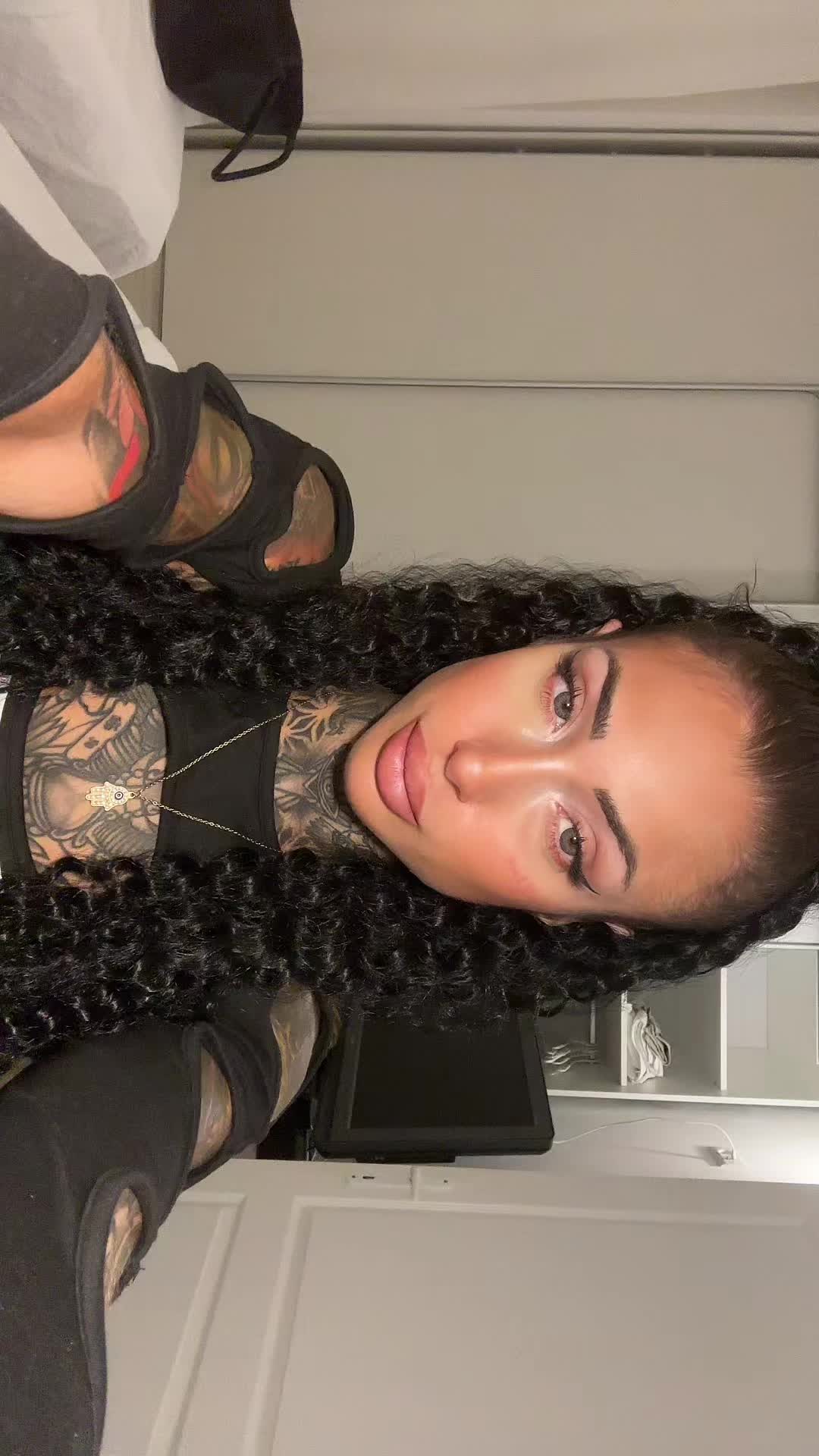 @Lara
