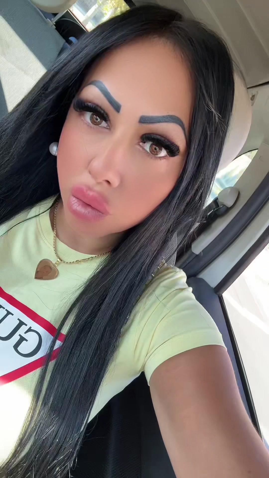 @𝓒𝓸𝓷𝓬𝔂 𝓜𝓲𝓬𝓱𝓲💘