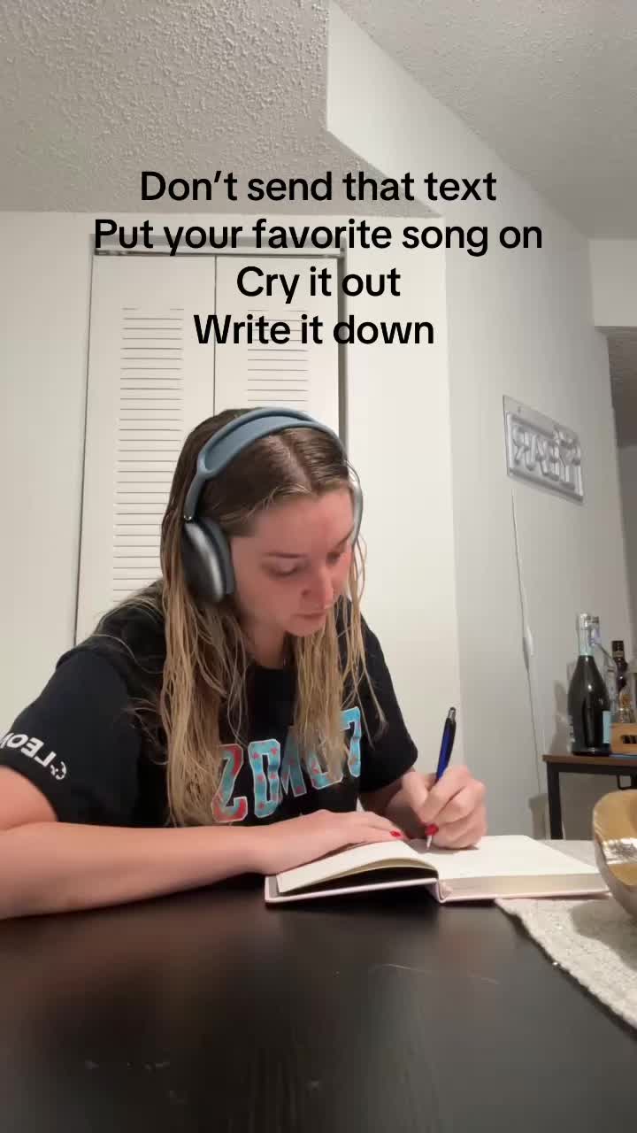 @Angelarohde99