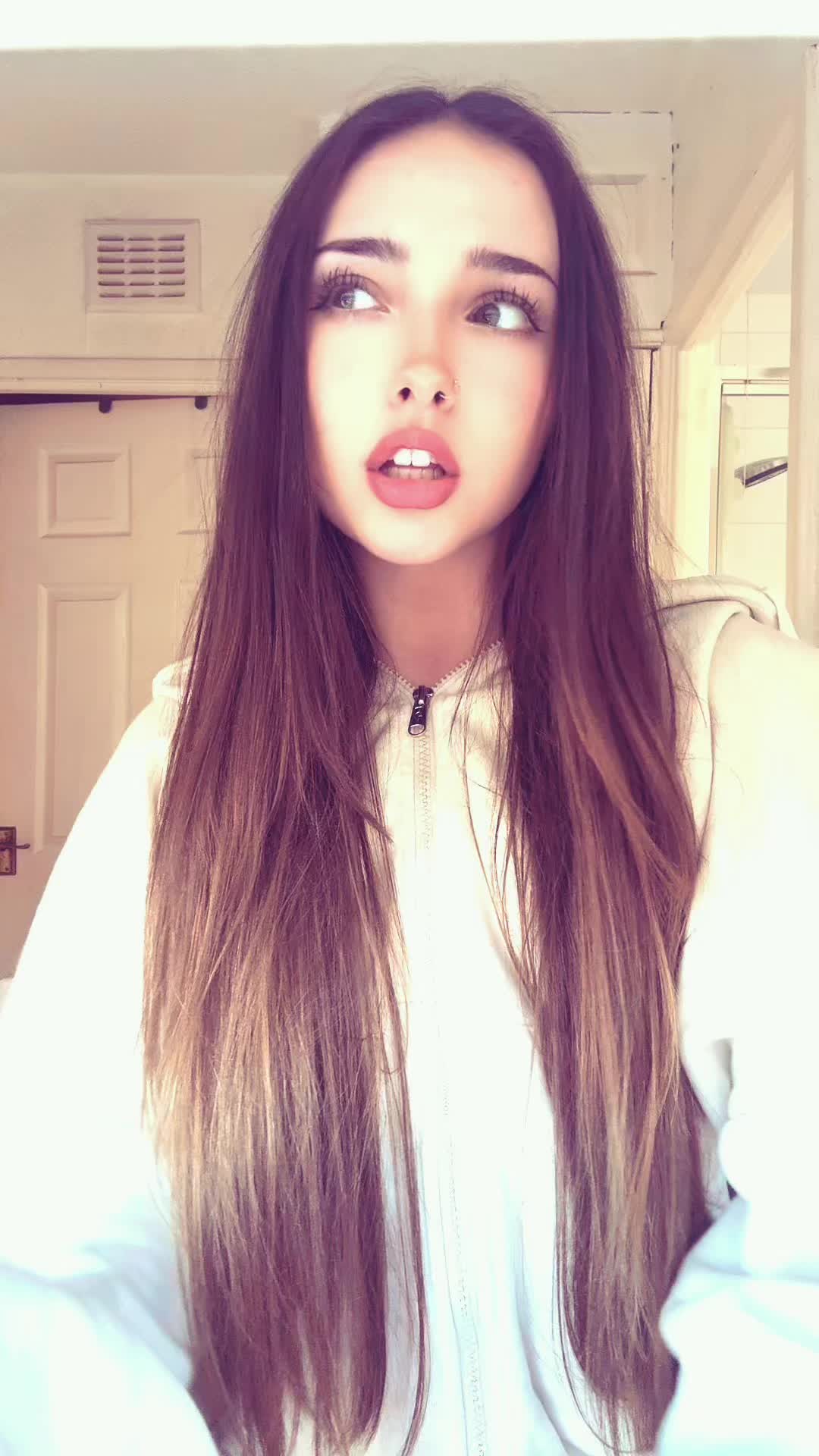 @𝐞𝐦 ♡