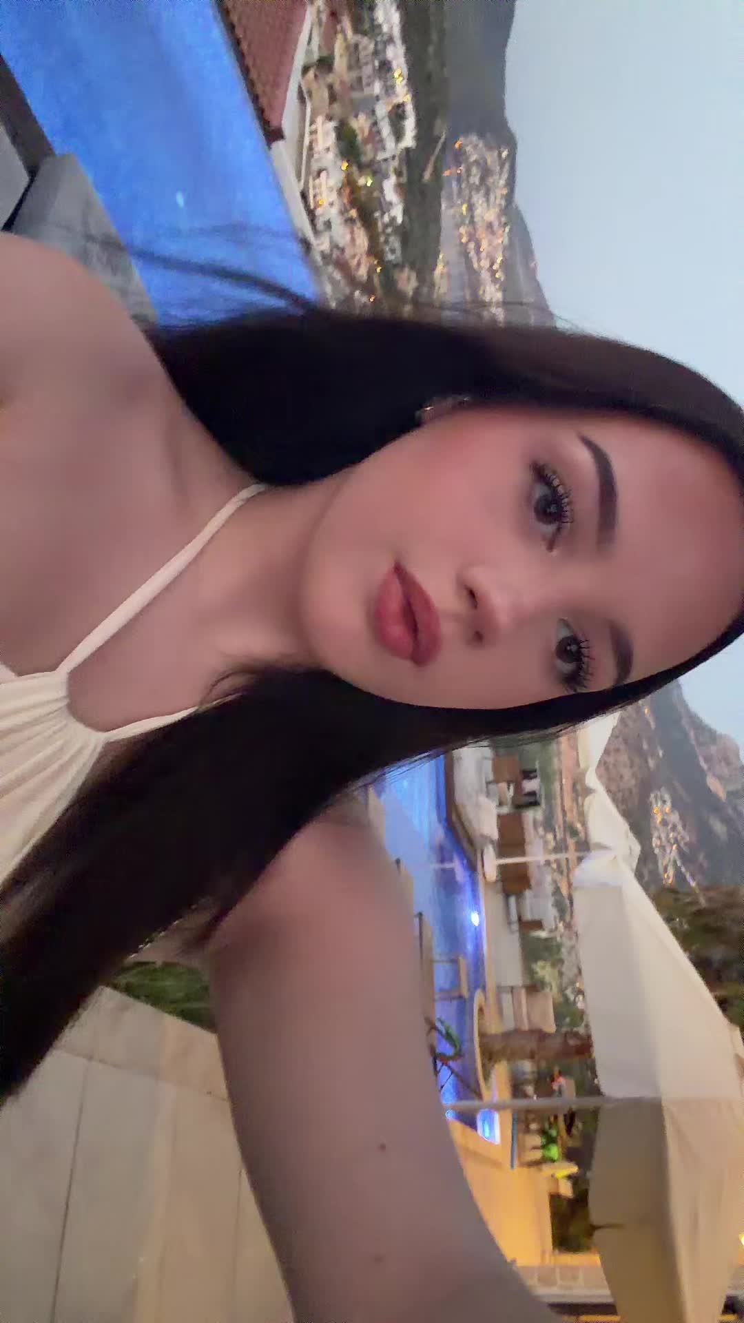@lotsoflovelola