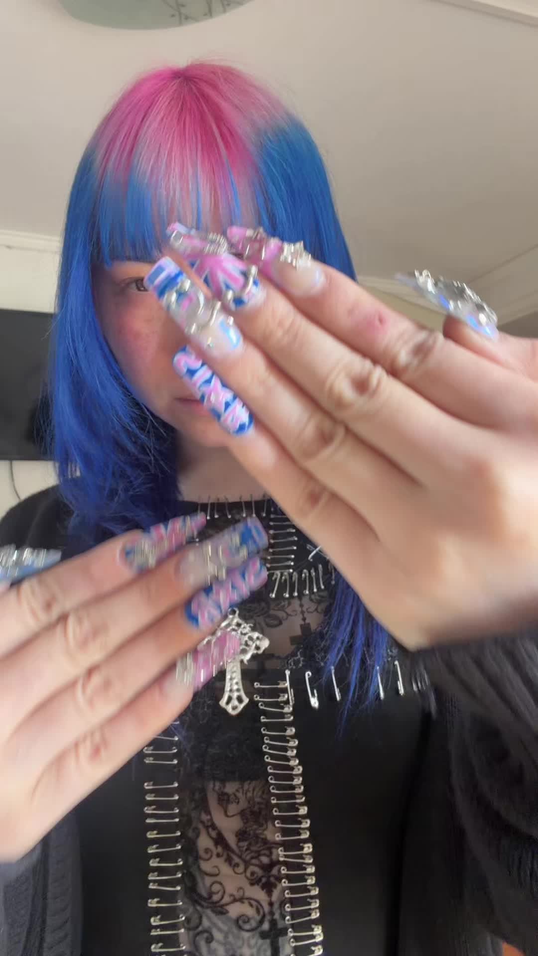 @𝔅𝔞𝔟𝔲𝔰𝔥𝔨𝔞 🔪