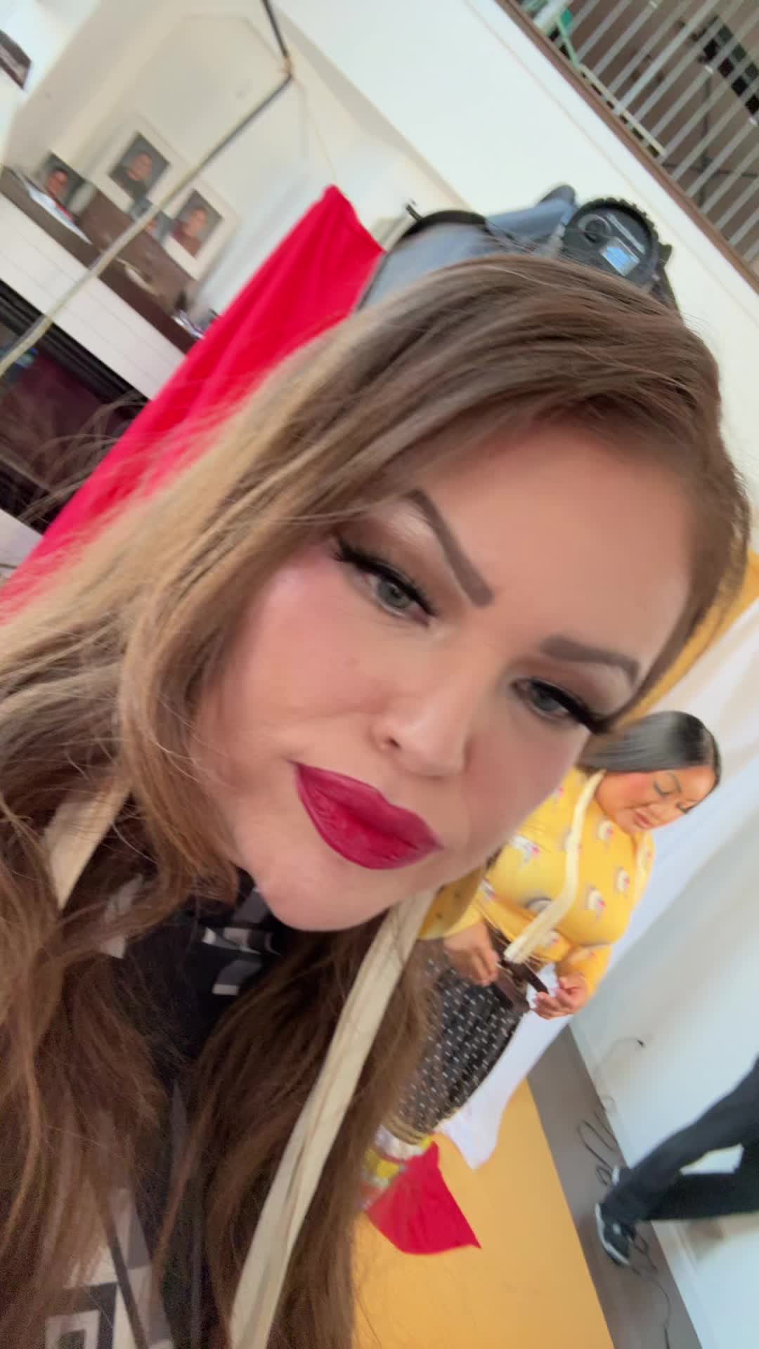 @Desirae Desnomie