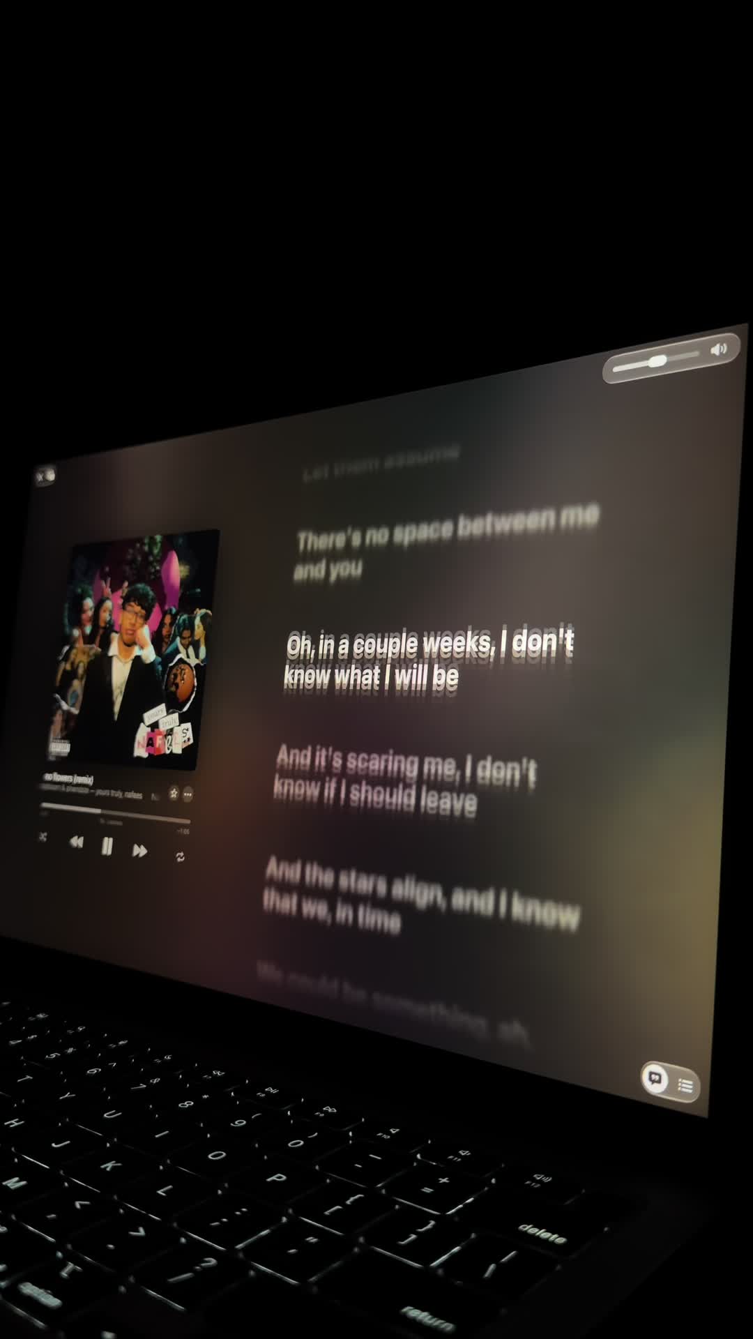 @🎧