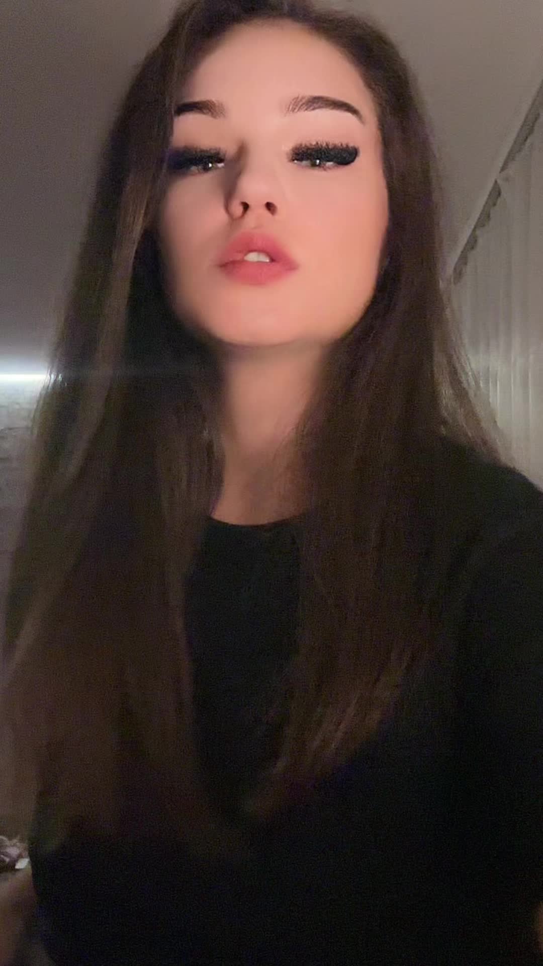 @hejkarooollcia