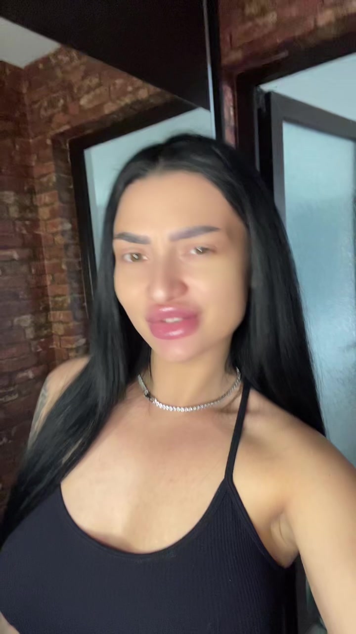 @𝒜𝓁𝒾🧸