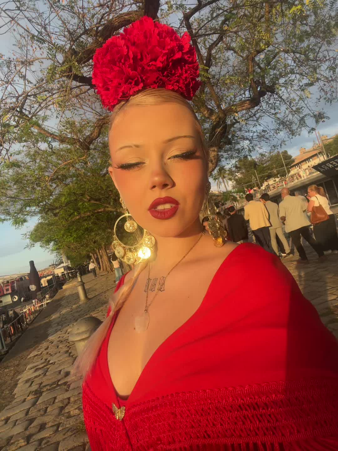 @888