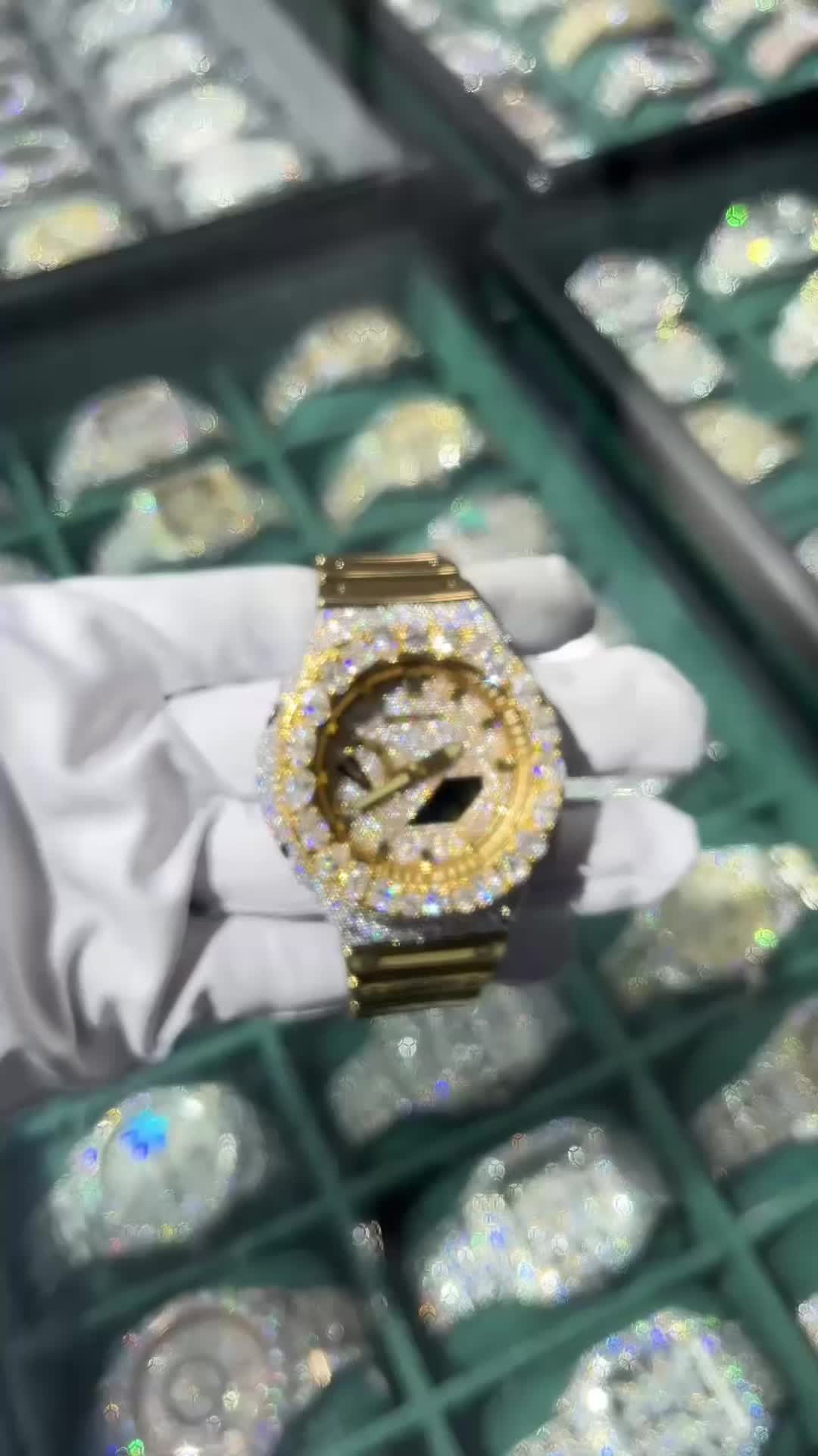 @LuxCrate