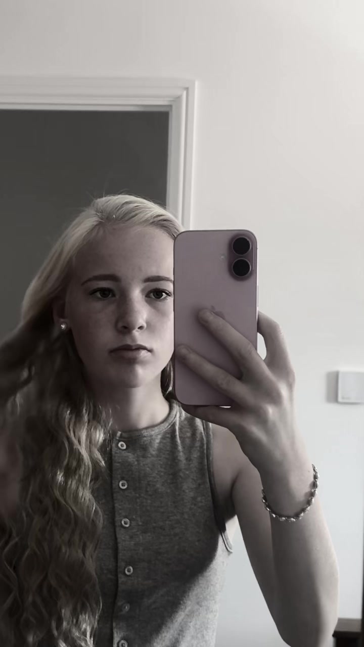 @🤍🍬 𝐹𝑟𝑒𝑦𝑎 𝐴𝑛𝑛𝑒 🍬🤍