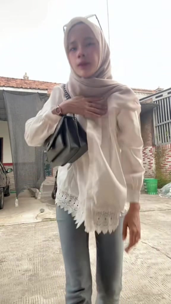 @hiiinielsaaa