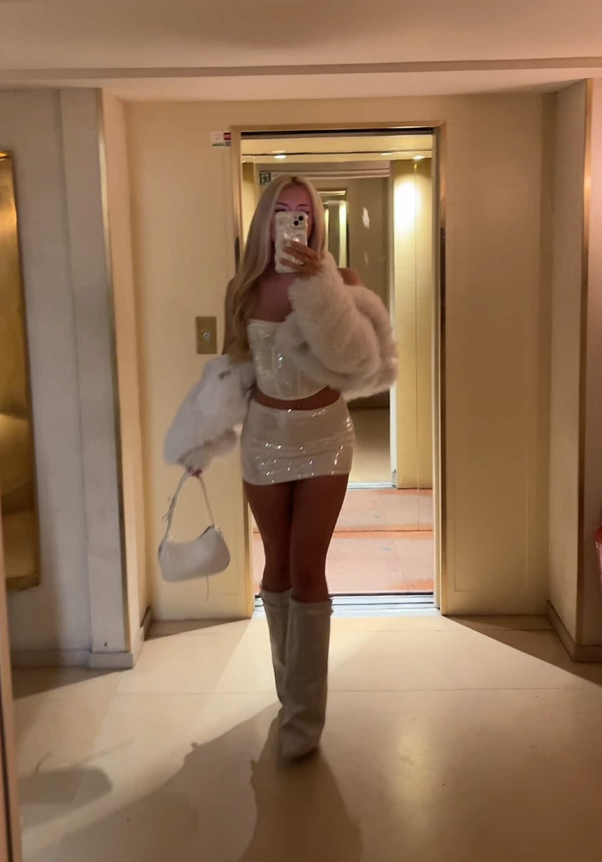 @BelleRosieHoward★