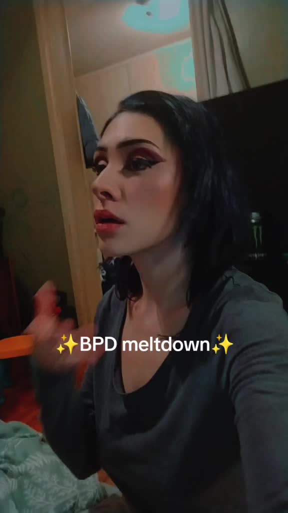 @izzy_honeyy