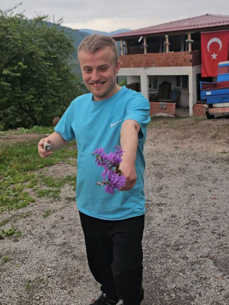 @SARI KOMUTAN🇹🇷