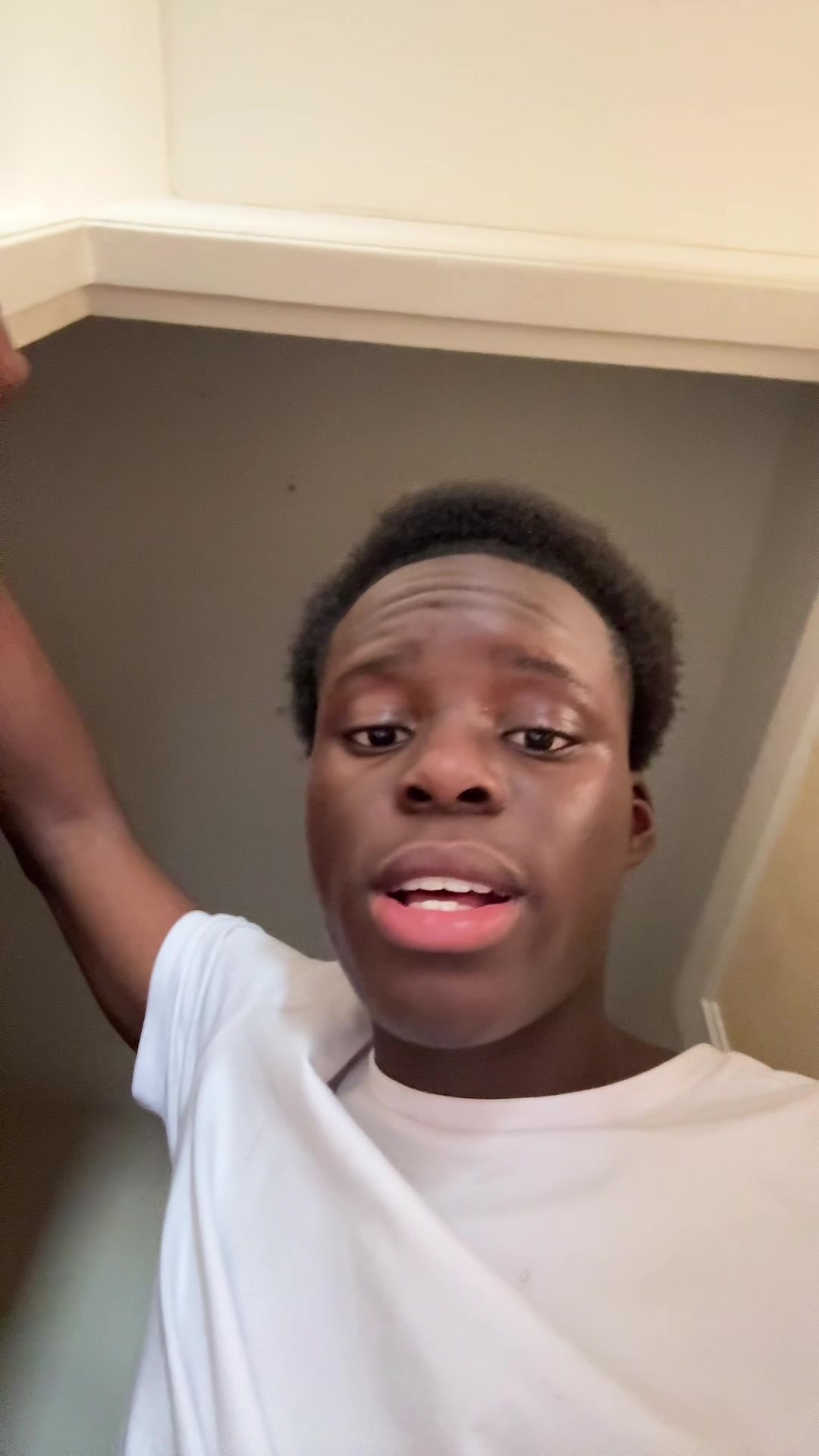 @𝐂𝐇𝐑𝐍🦅