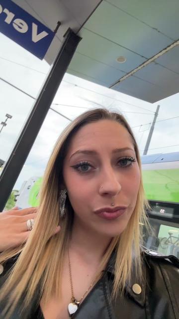 @Claudia🖤