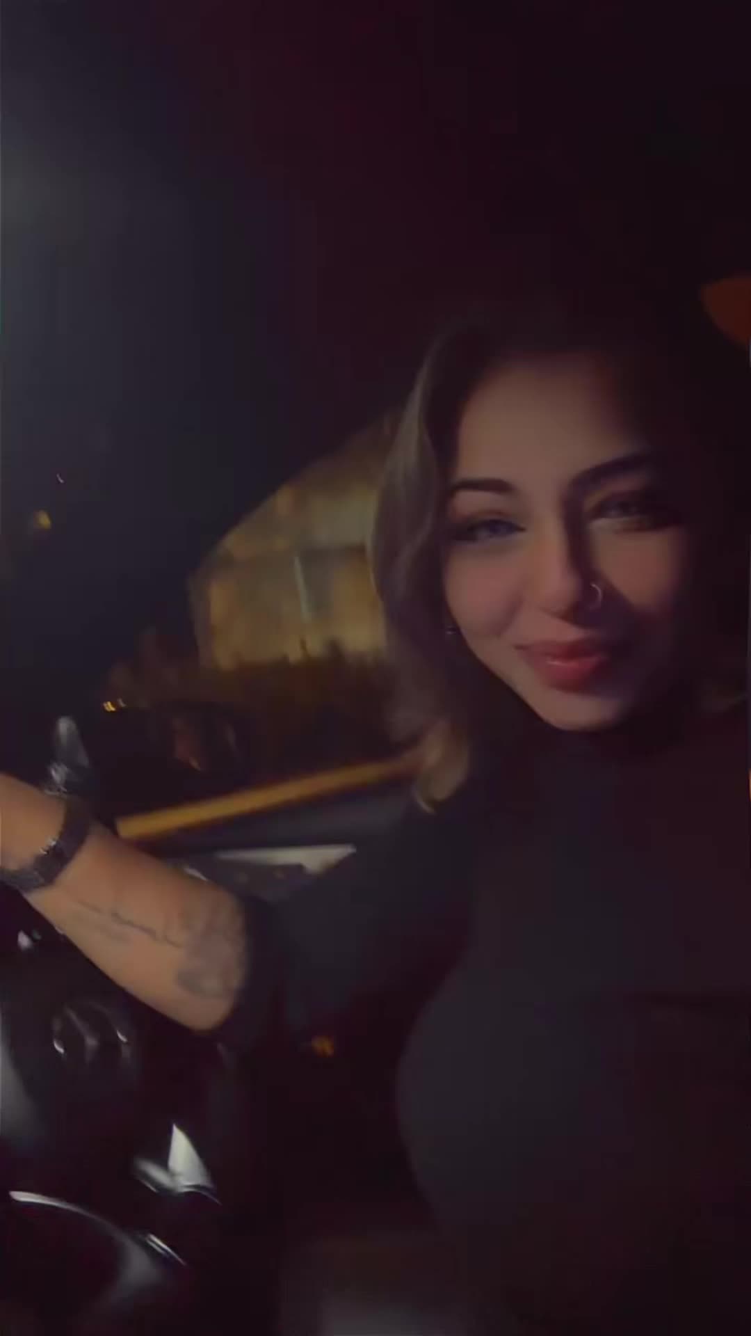 @Queen 👑